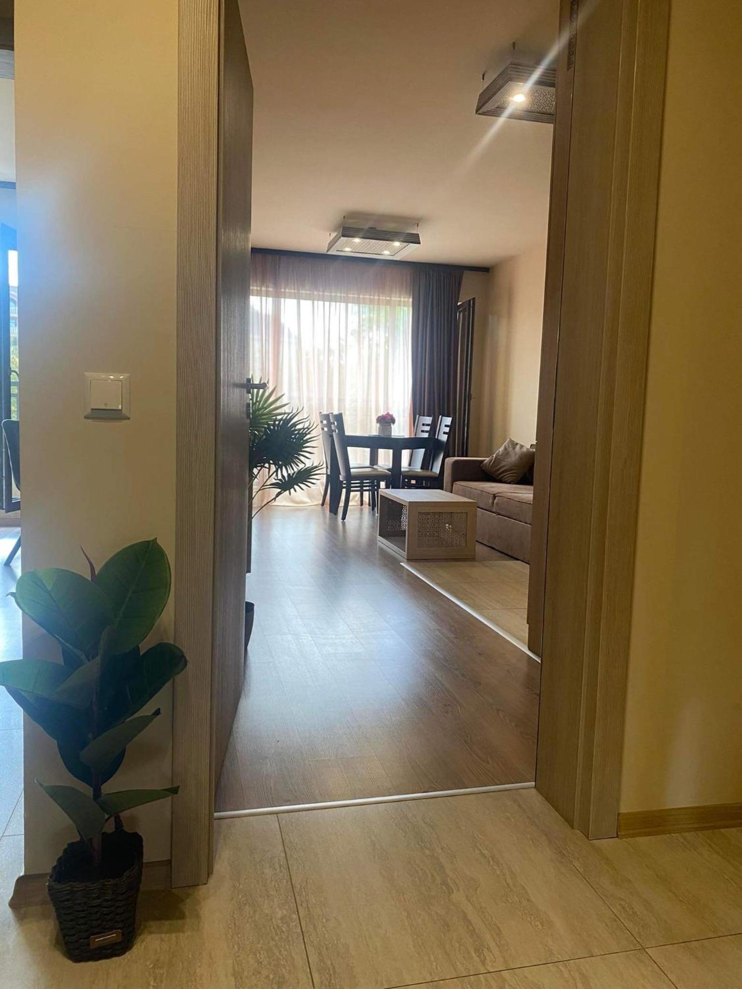 Argisht Luxury Apartment Goudstrand Buitenkant foto